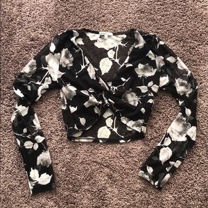 Long sleeve crop top